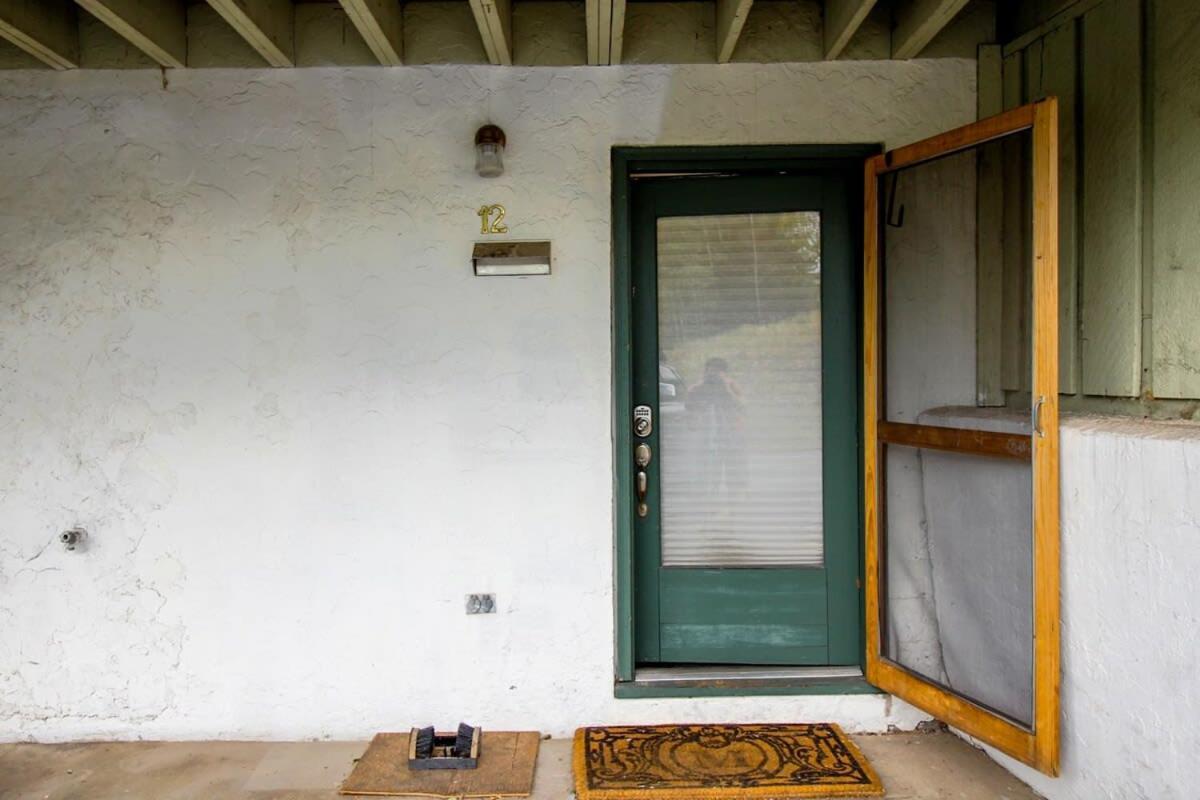 Relaxing 2 Bedroom Steps From Casa de férias *