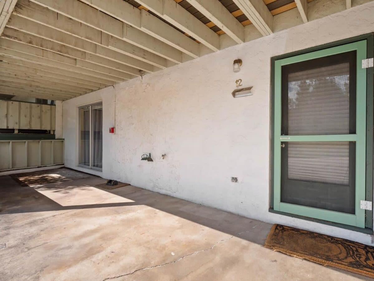 Relaxing 2 Bedroom Steps From Casa de férias *
