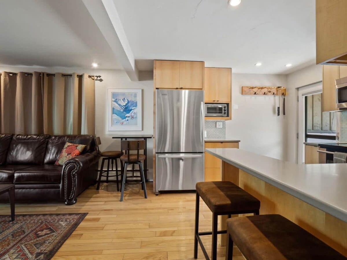 Relaxing 2 Bedroom Steps From
