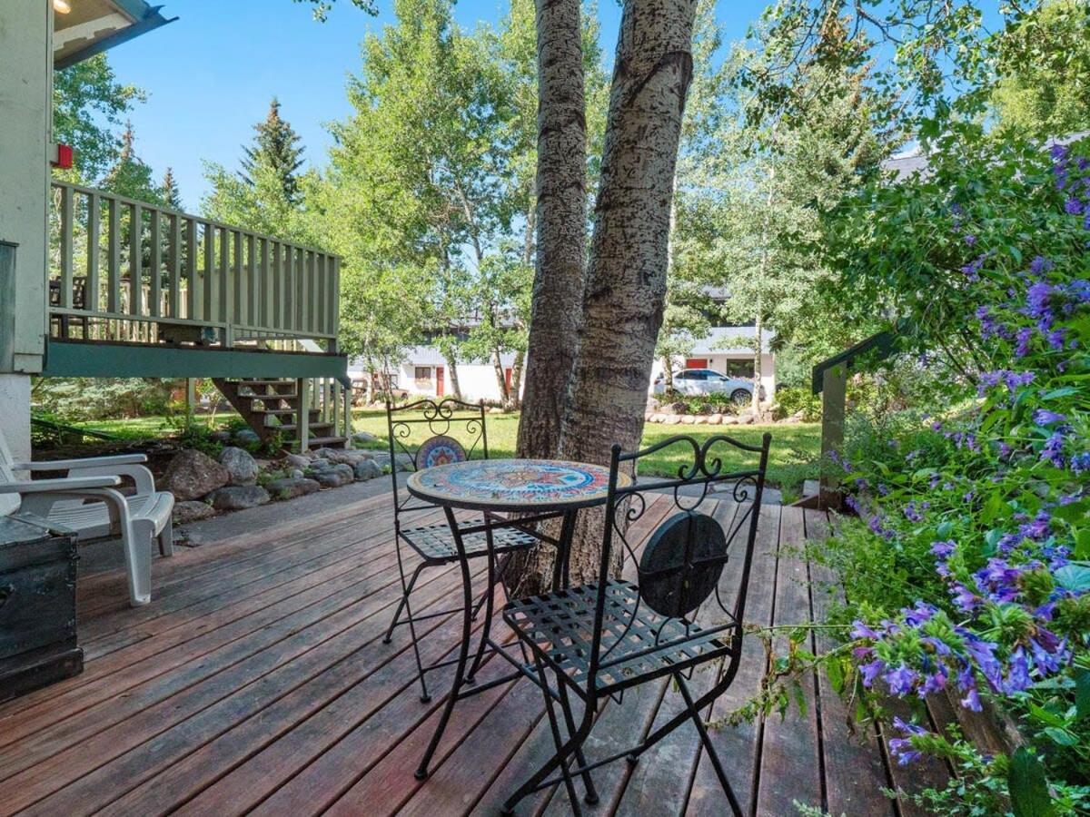 Relaxing 2 Bedroom Steps From *