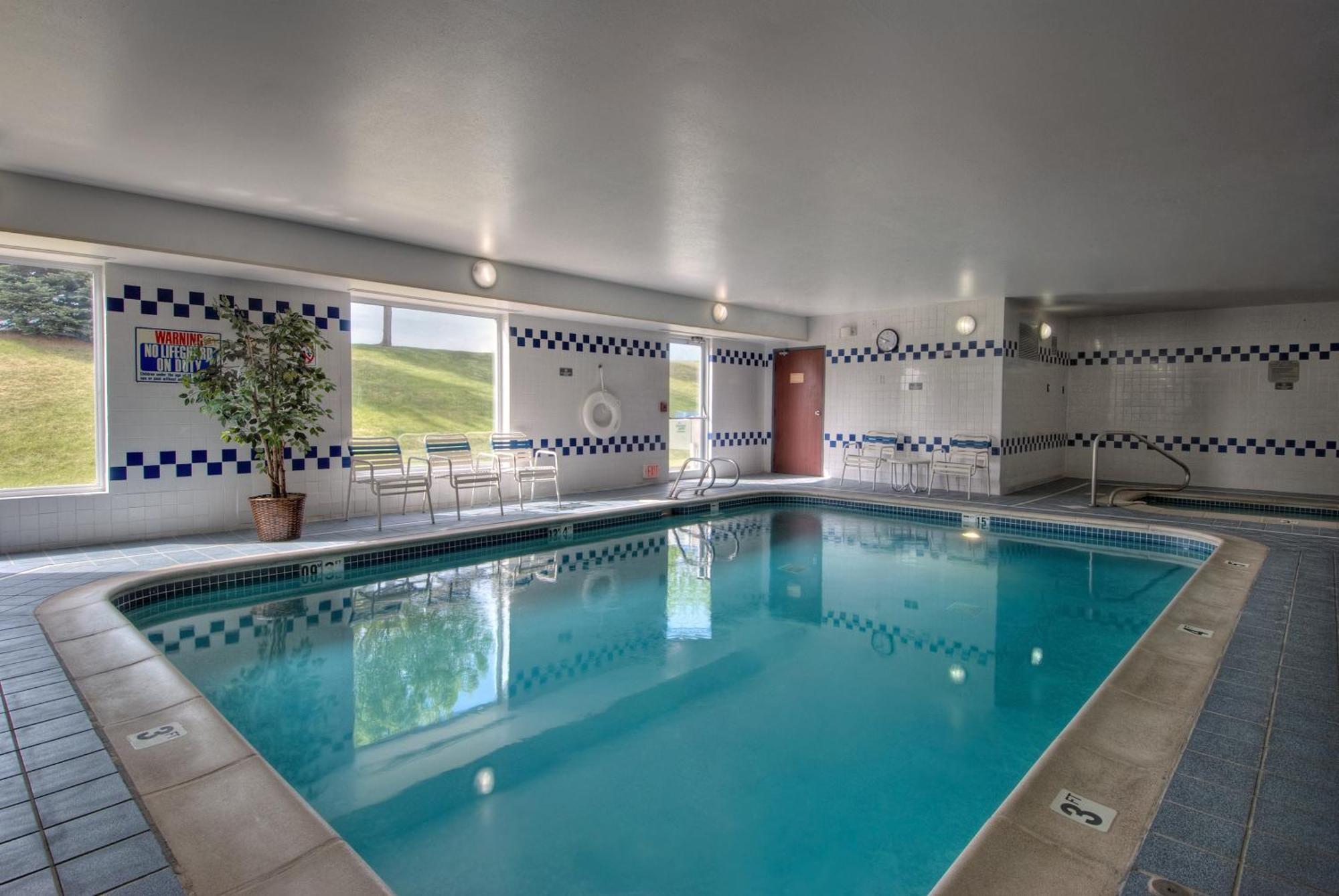Hotel Baymont By Wyndham Golden/red Rocks
