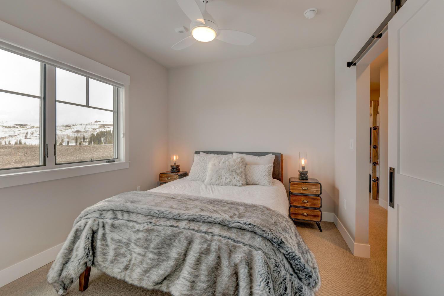 Holiday home New Luxury Loft #1 With Huge Hot Tub & Great Views - 500 Dollars Of Free Activities & Equipment Daily