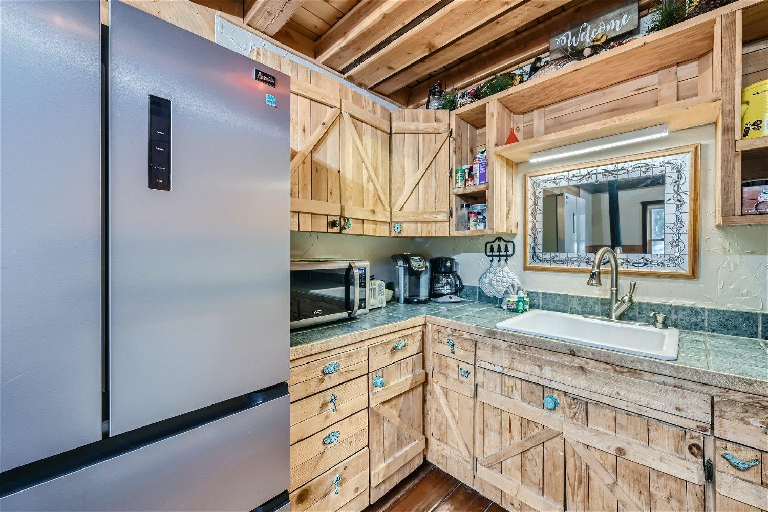 Holiday home Hot Tub Soaks & Arcade Lights - Fireplace At A Modern Alpine Retreat & Starlink With Dedicated Workstation Alma