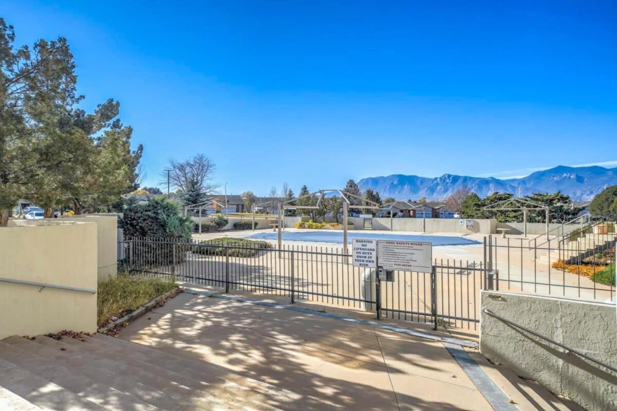 2bd Luxury Cocktail Lounge Beautiful Views Colorado Springs