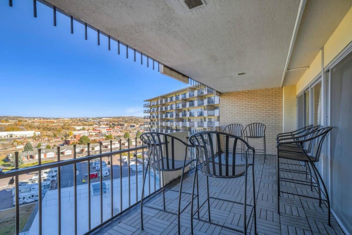 Holiday home 2bd Luxury Cocktail Lounge Beautiful Views Colorado Springs