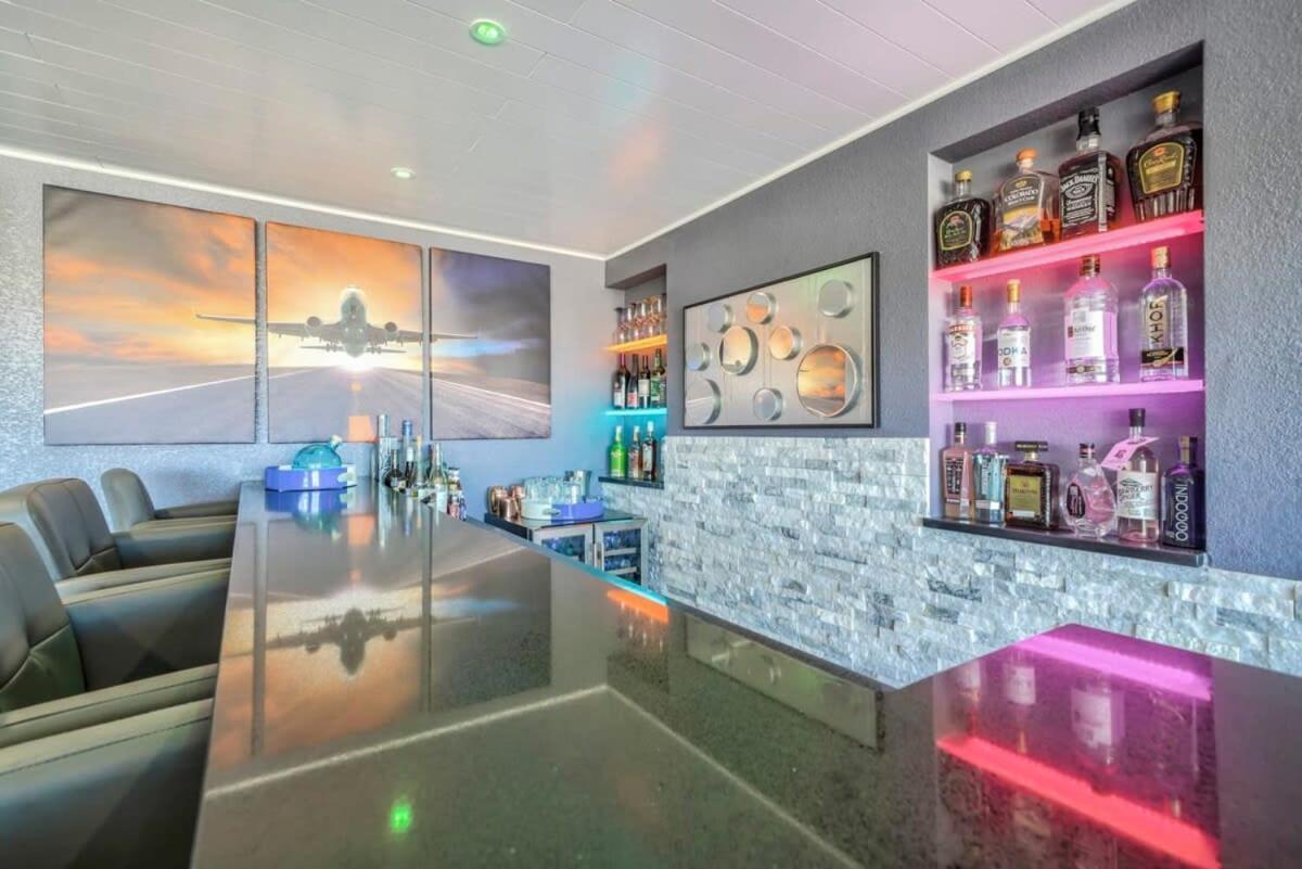 2bd Luxury Cocktail Lounge Beautiful Views Colorado Springs