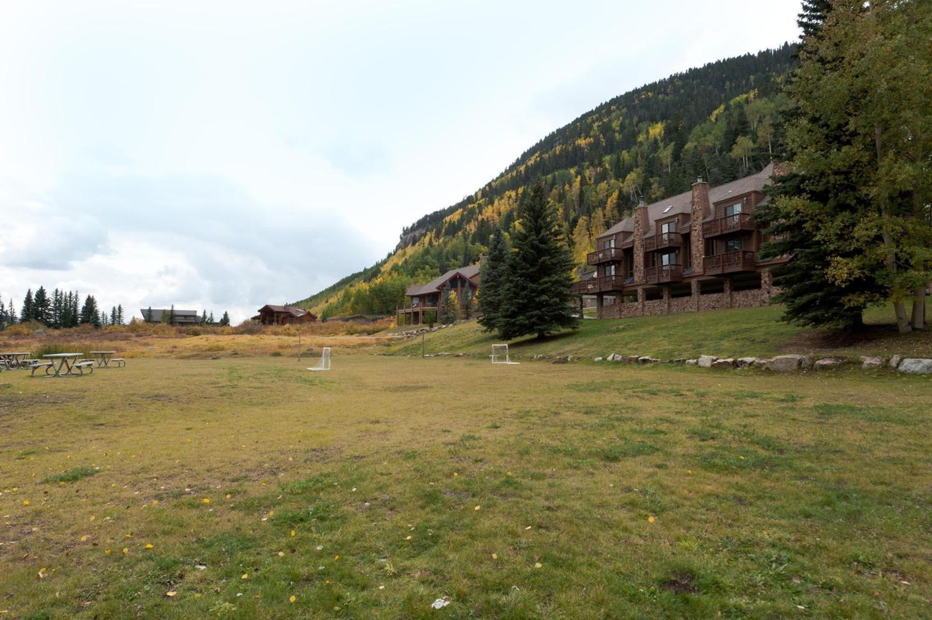 Holiday home Cascade Village 352 *