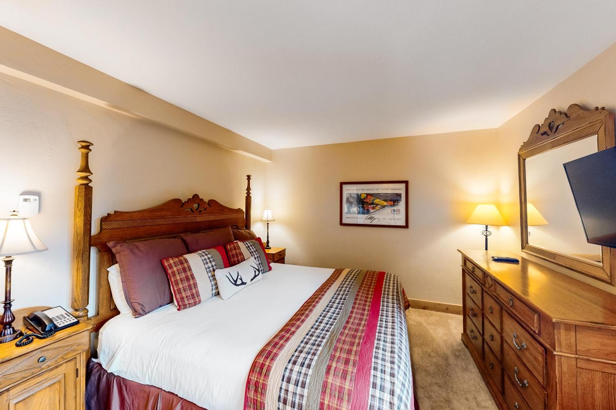 Lion Square Apartment Vail