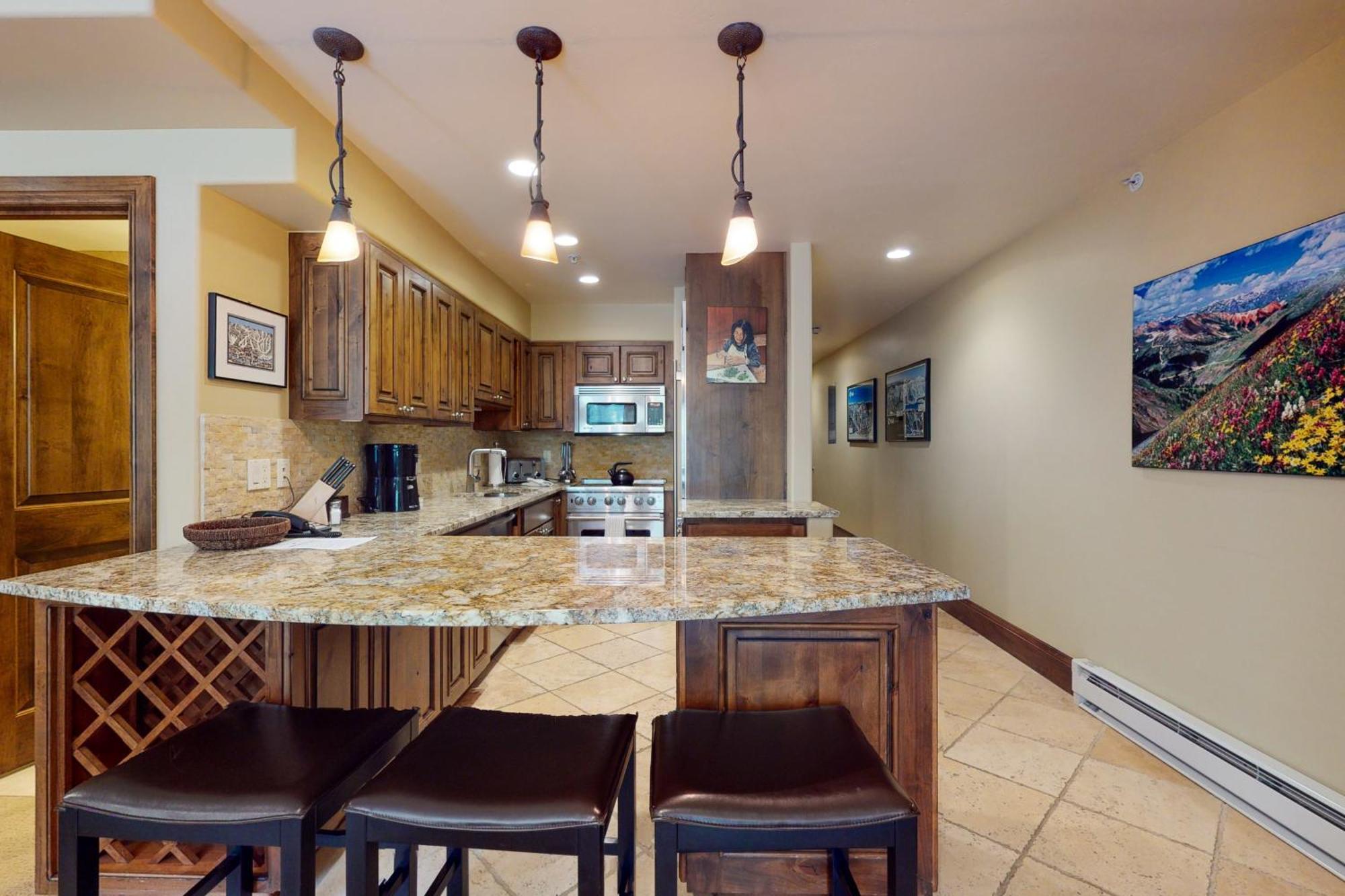 Lion Square Apartment Vail