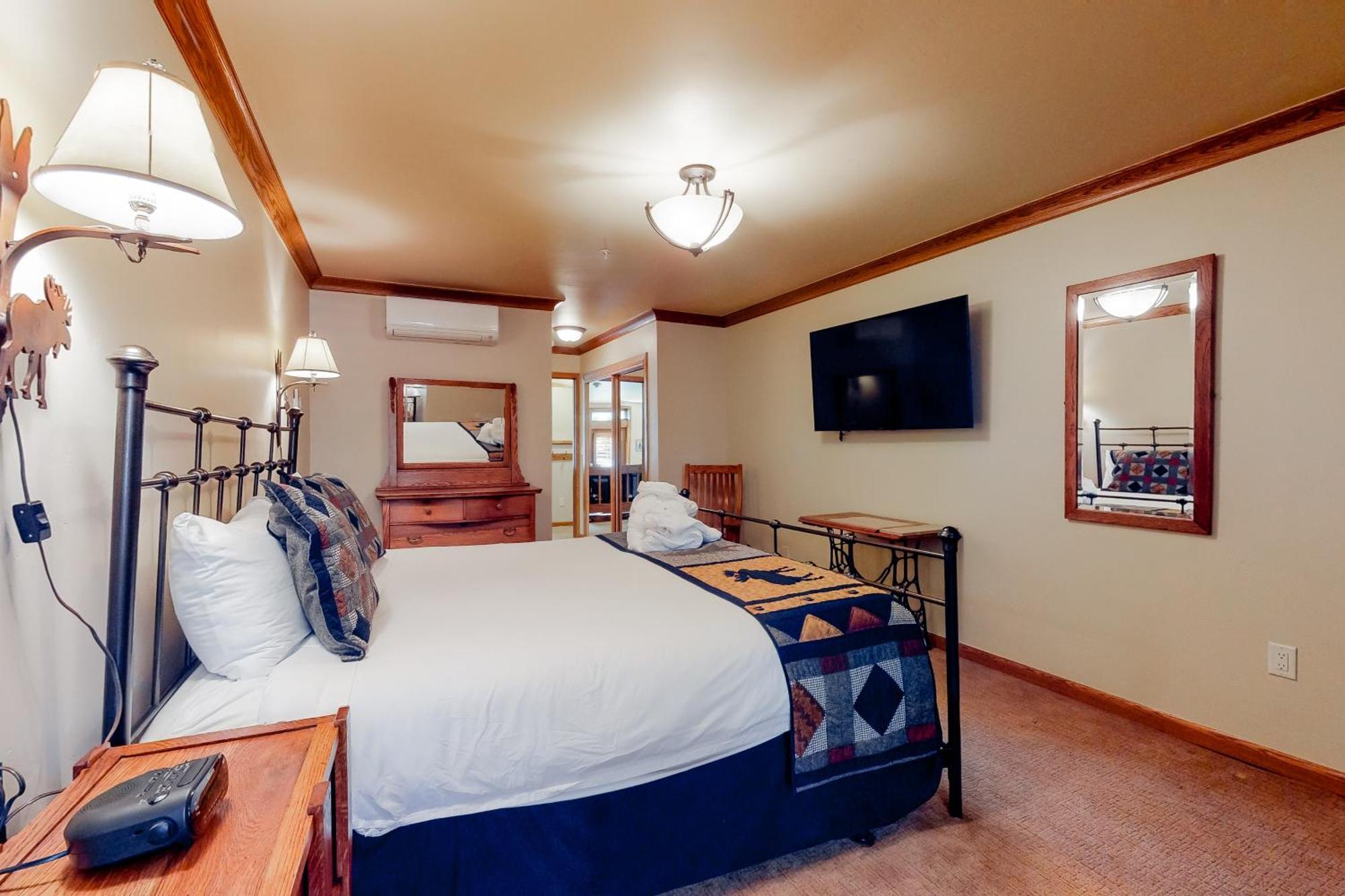 Lion Square Apartment *