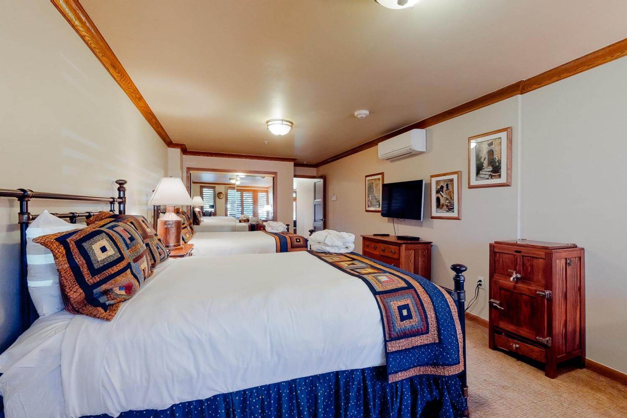 Lion Square Apartment