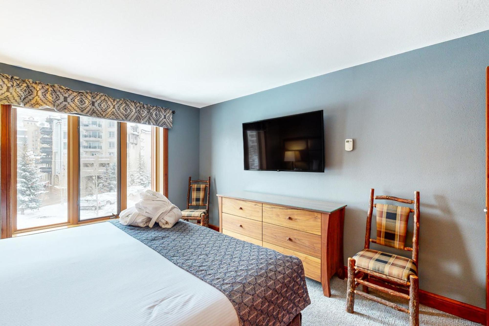 Lion Square Apartment