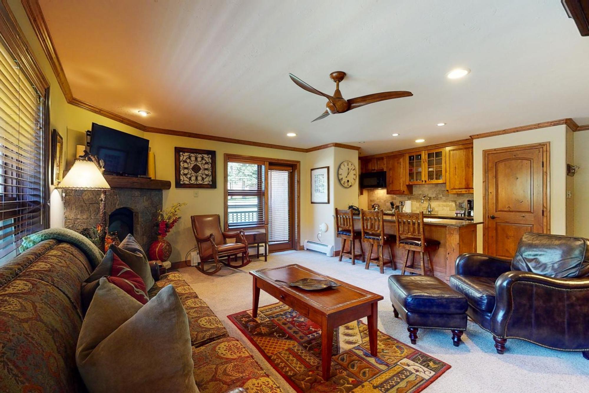 Lion Square Apartment Vail