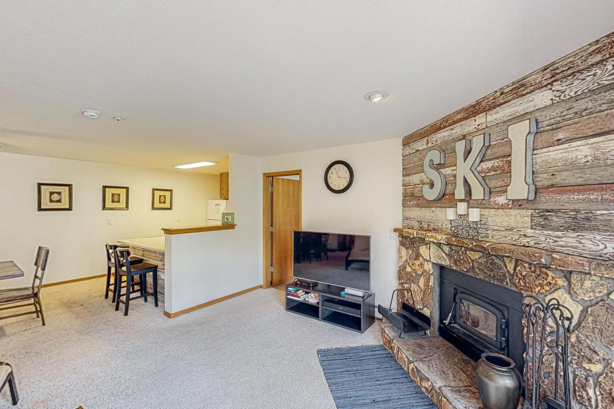 Buffalo Village & Treetop Hideaway Apartment Silverthorne