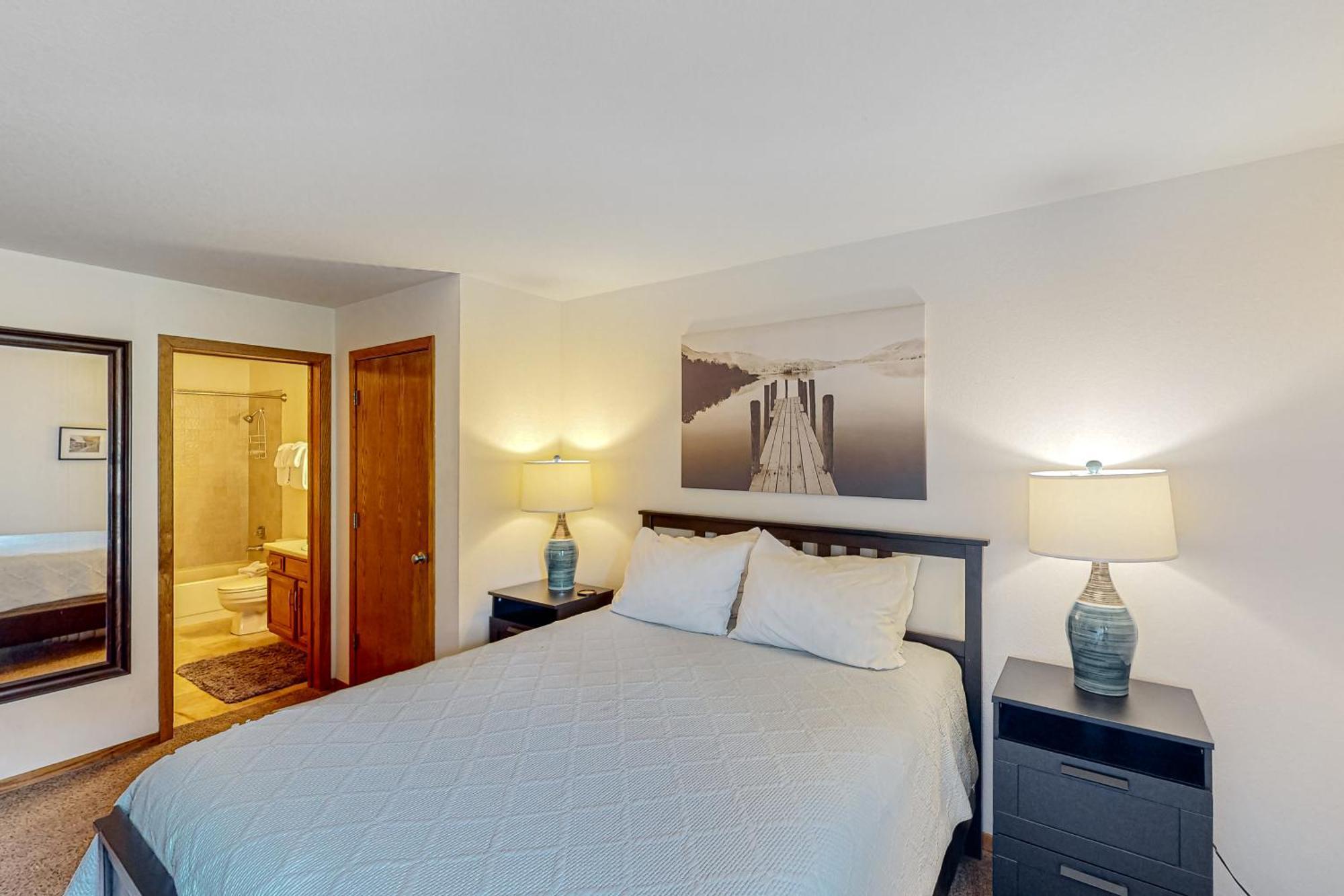 Apartment Buffalo Village & Treetop Hideaway *