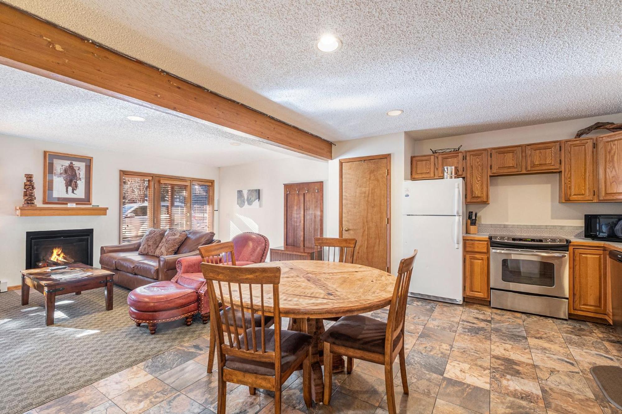 Hotel Boulder Brook On Fall River 3*