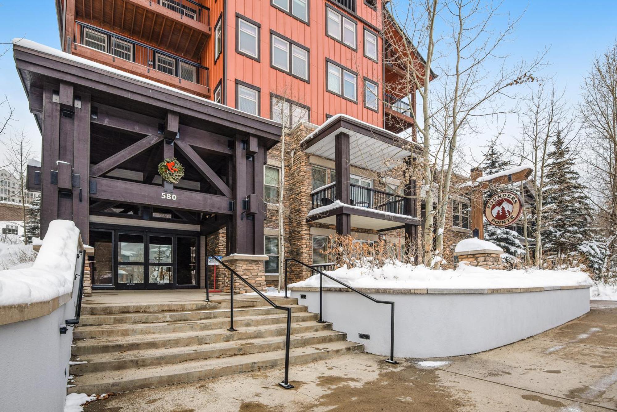 Ski-in Ski-out Modern Mountain Hotel Winter Park