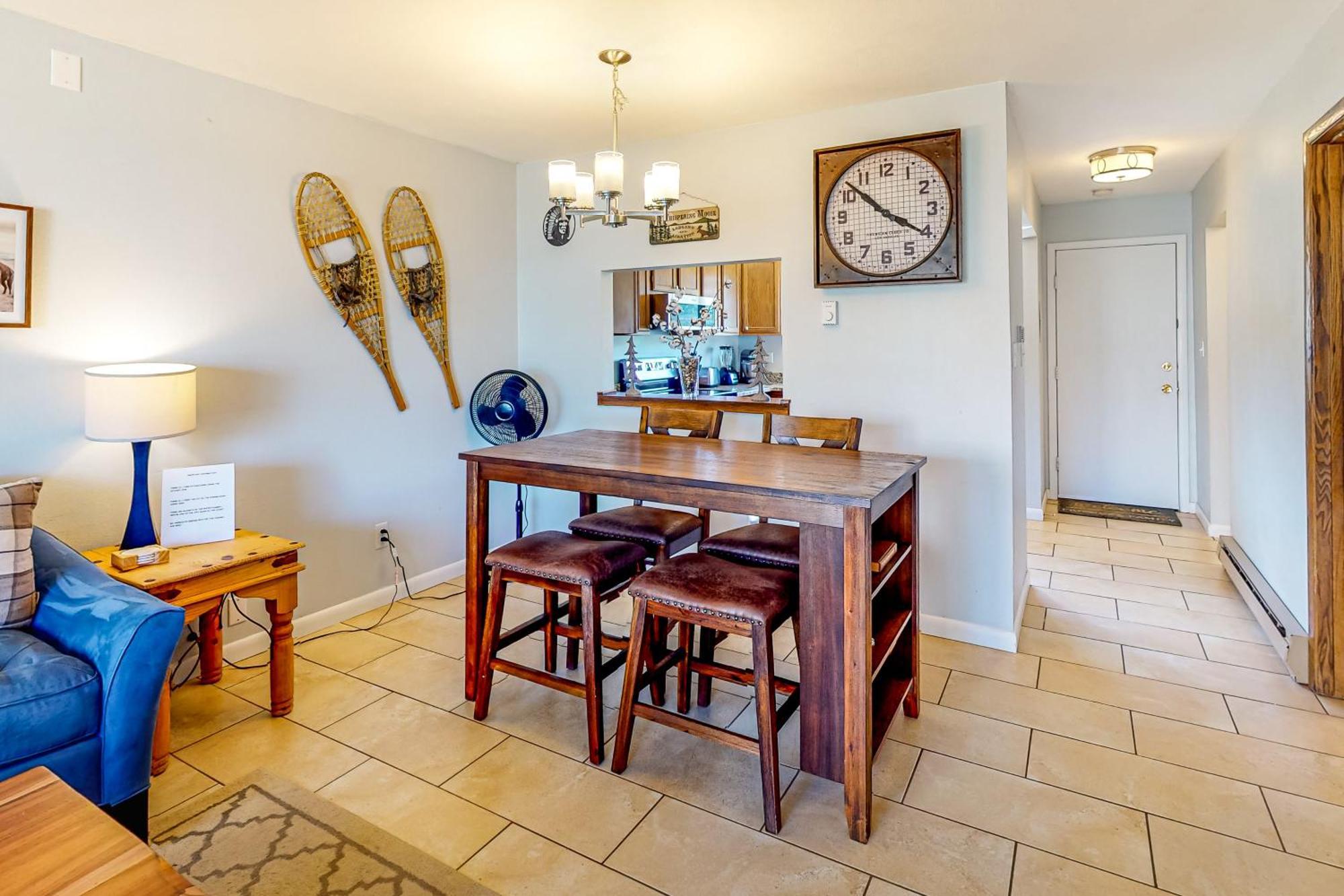Modern Mountain Getaway & Pagosa Peaks Outlook Pagosa Springs