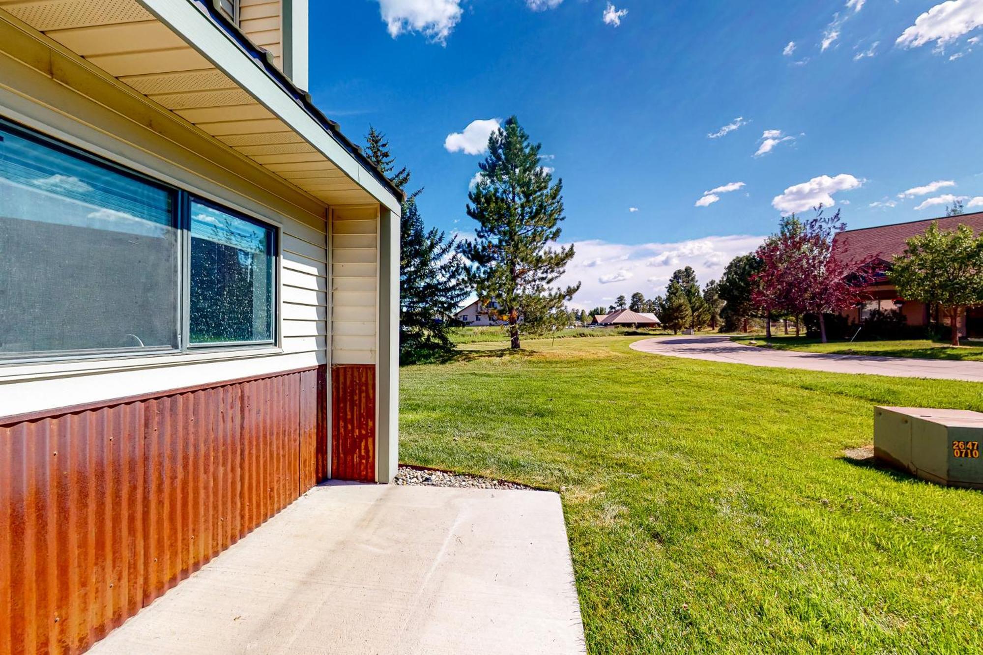 Modern Mountain Getaway & Pagosa Peaks Outlook Pagosa Springs