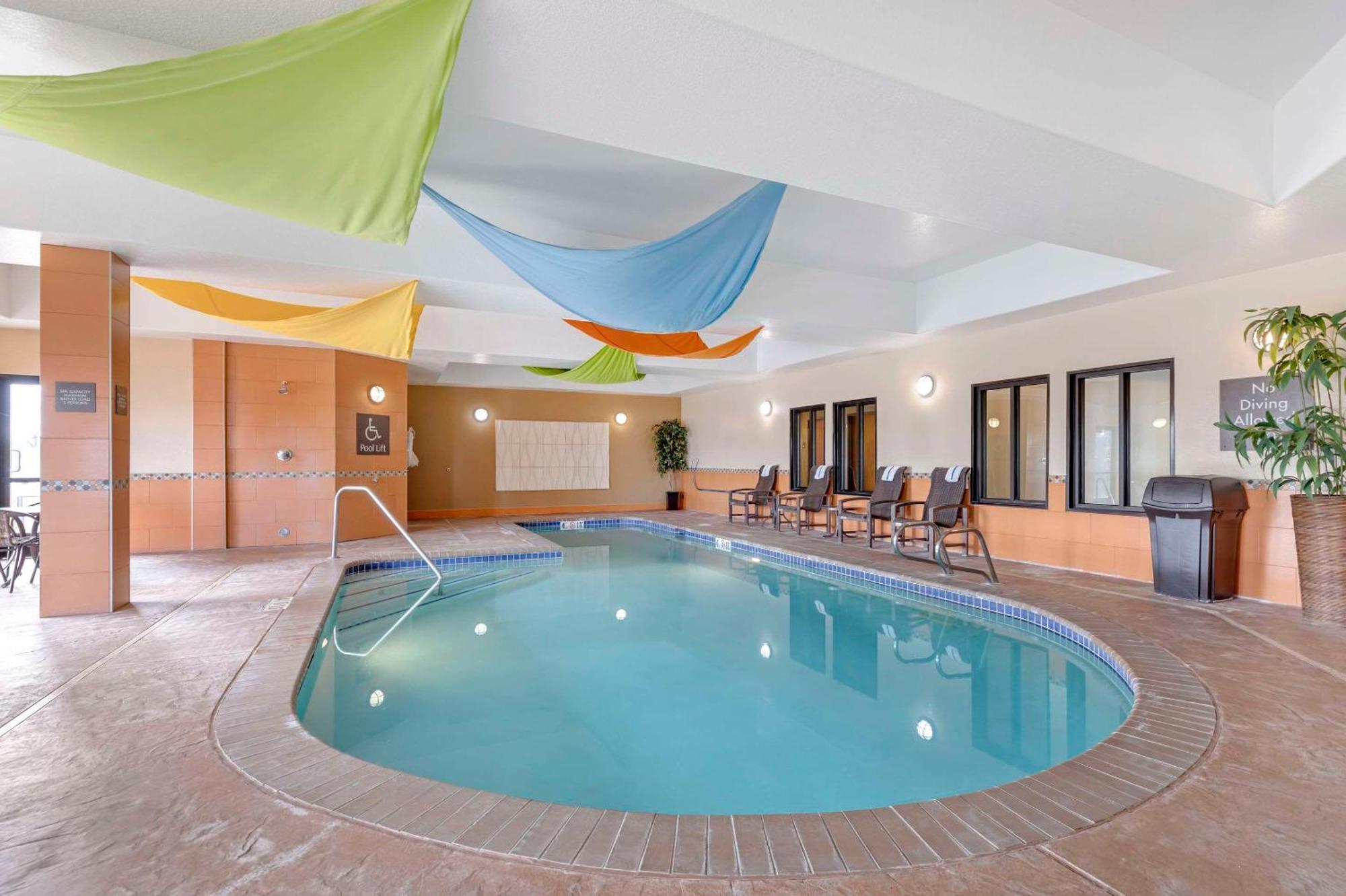 Comfort & Denver Ne Medical Center Hotel 2*