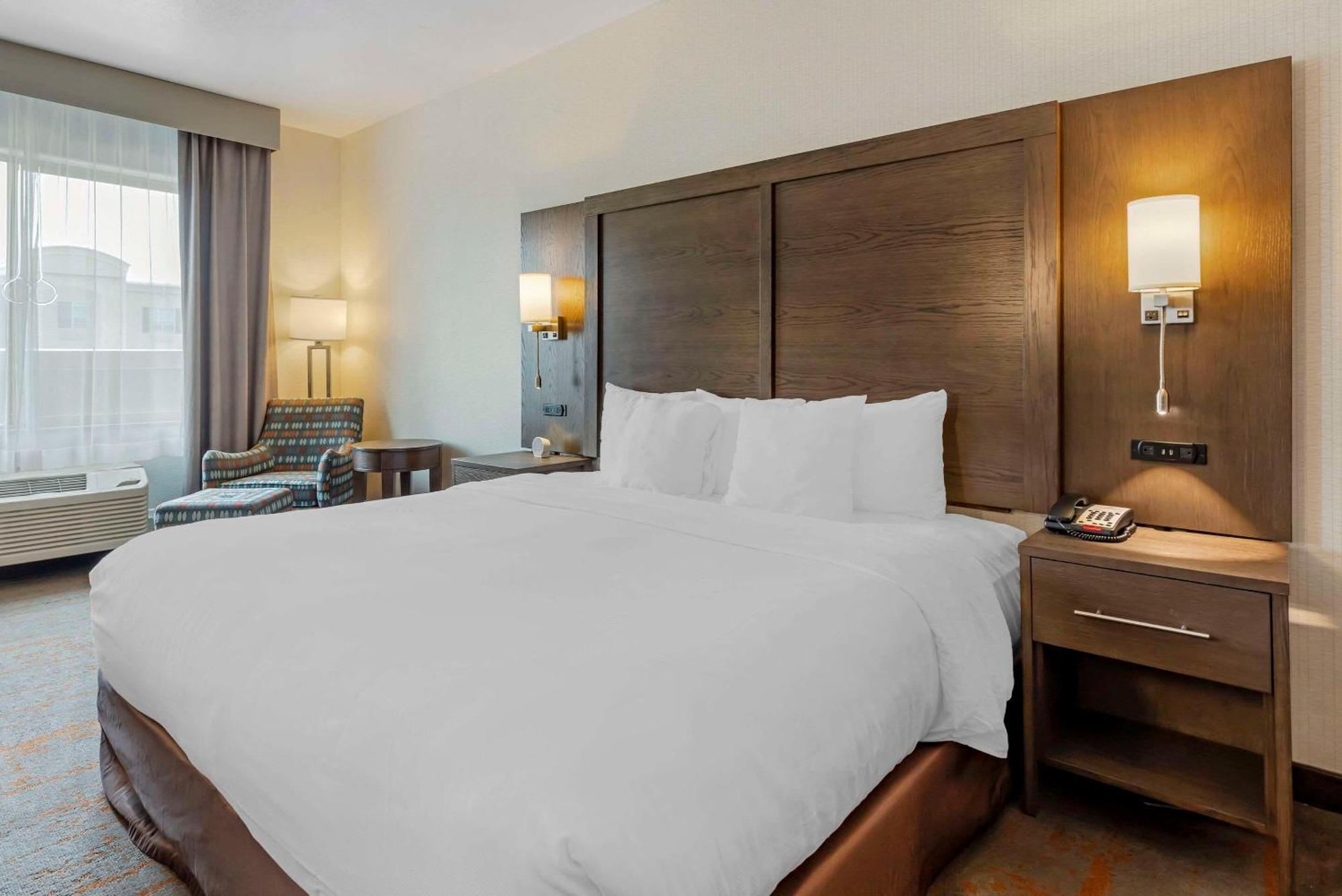 Comfort & Denver Ne Medical Center 2*