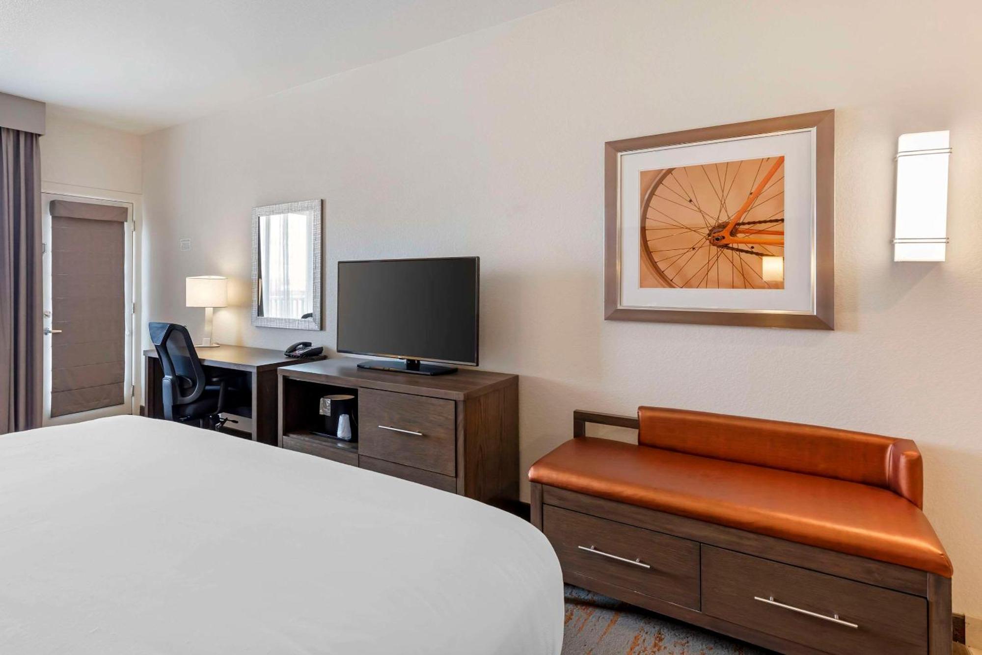 Comfort & Denver Ne Medical Center