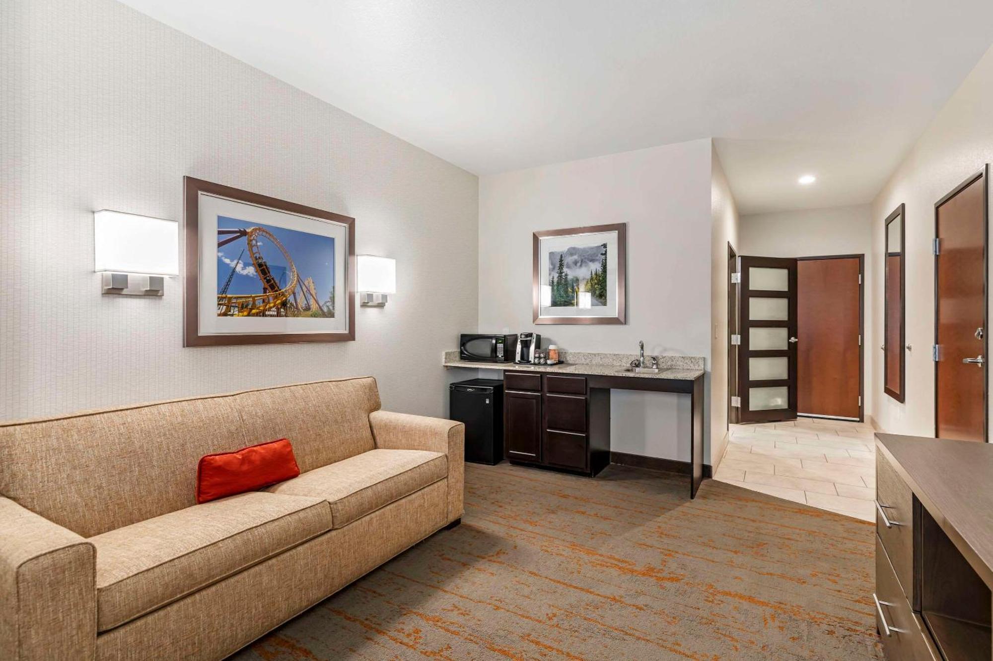 Hotel Comfort & Denver Ne Medical Center Brighton