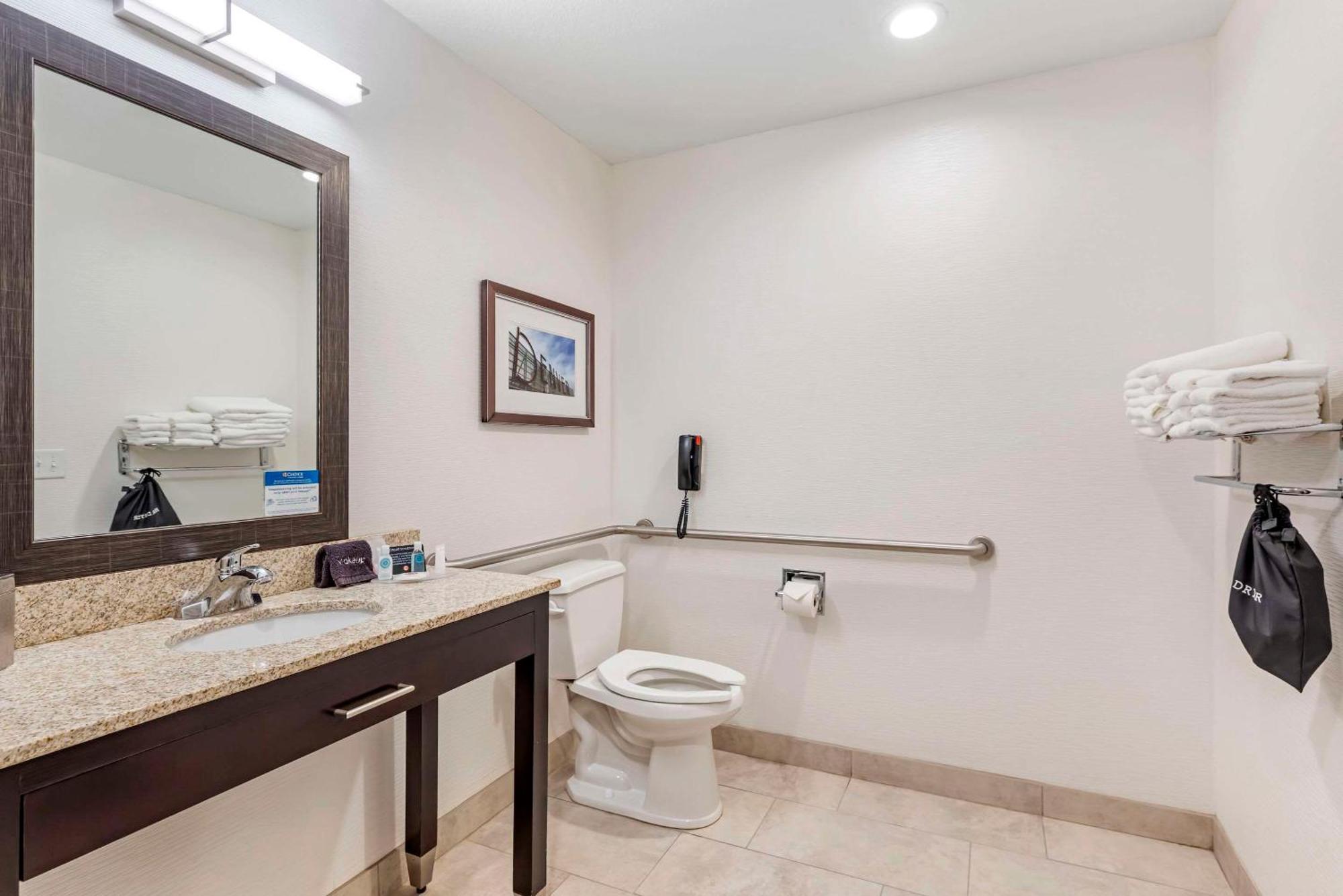 Comfort & Denver Ne Medical Center Brighton