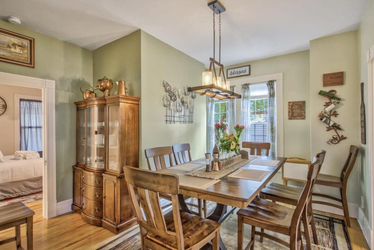 Victorian Charm With Hot Tub & Fire Pit Downtown Casa de férias *