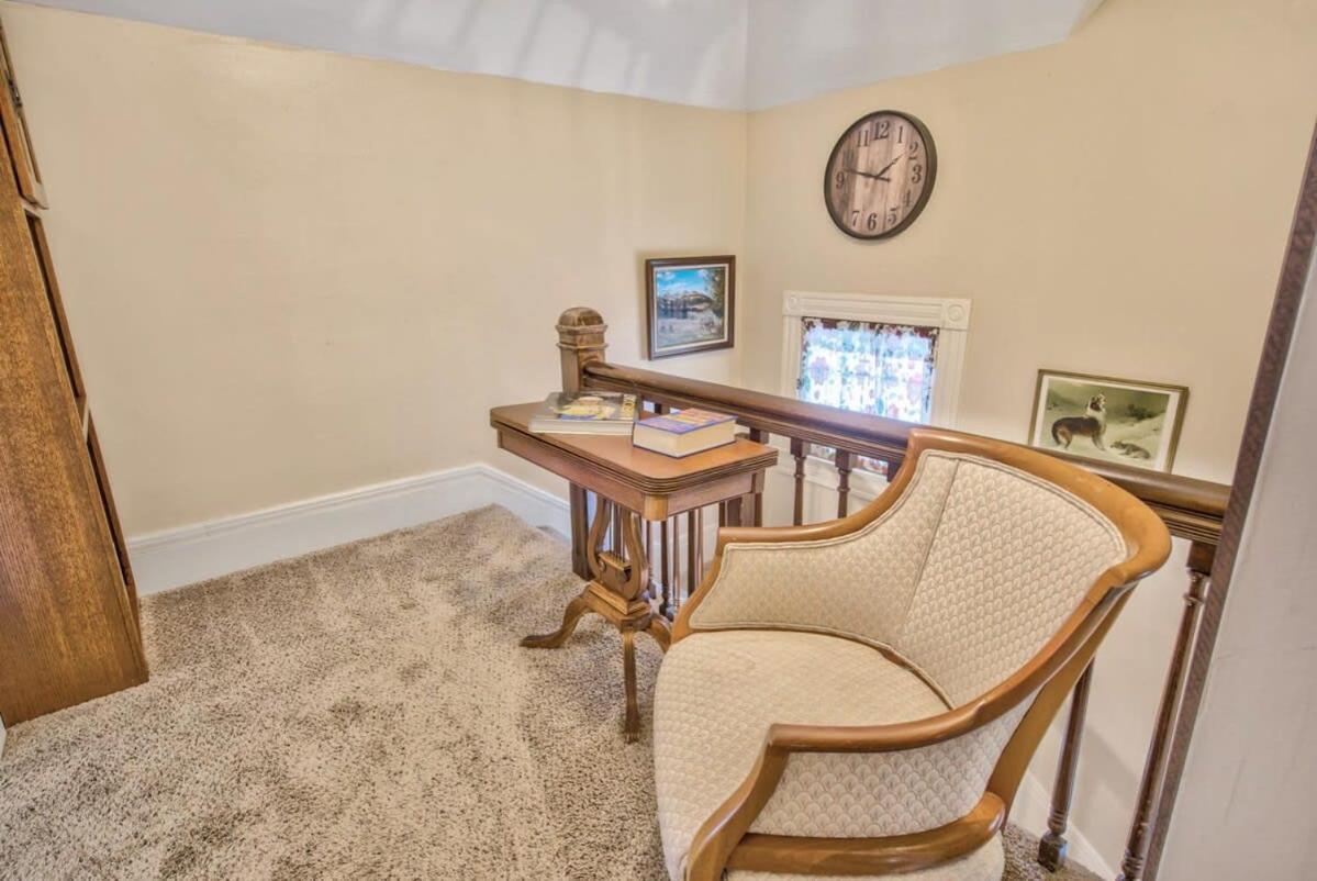 Casa de férias Victorian Charm With Hot Tub & Fire Pit Downtown