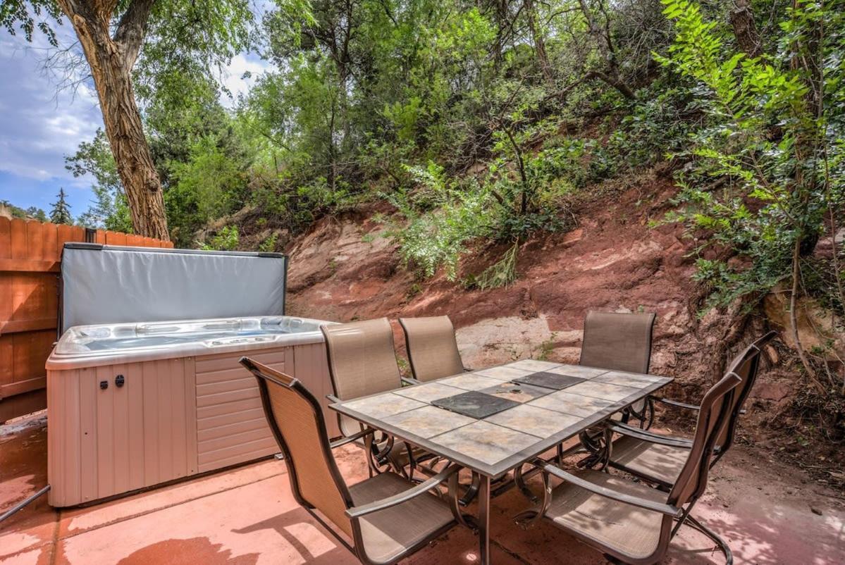 3br 2min To Restaurants Hot Tub Holiday home *