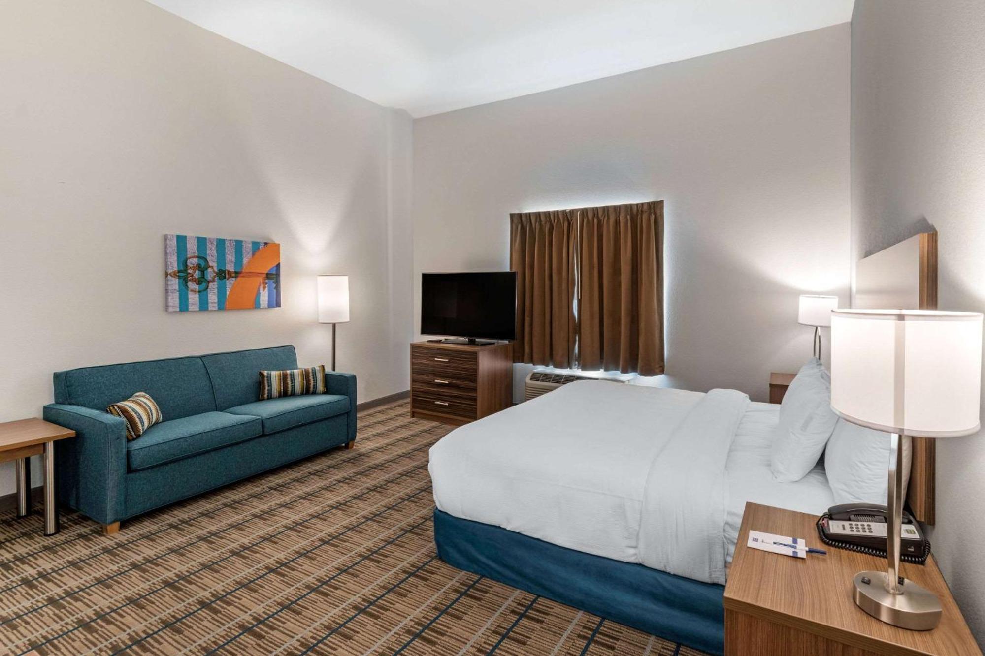 Mainstay International Airport Hotel 3*