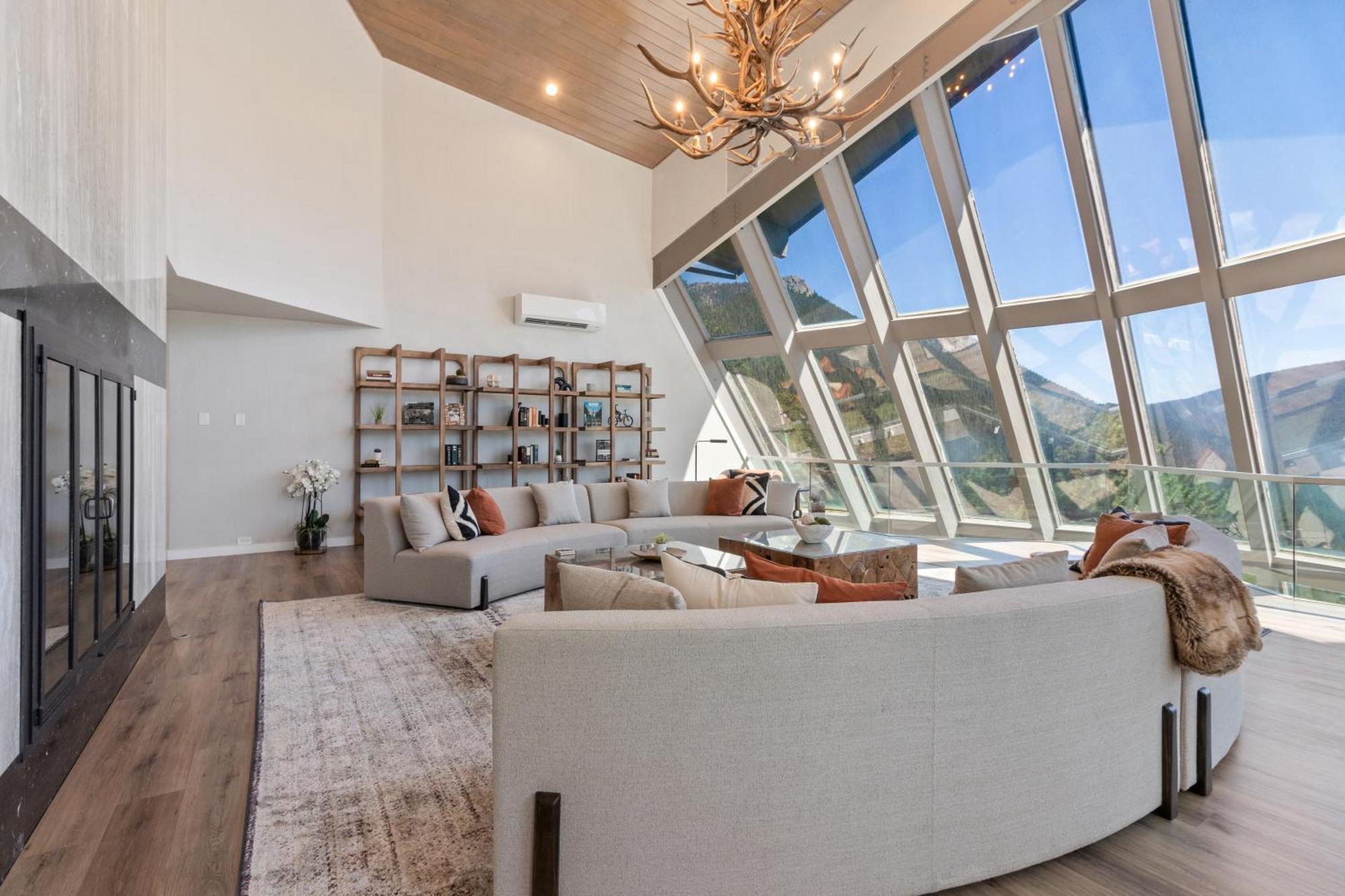 Holiday home Casa De Cristal-epic Views-hottub-sauna-sleeps 10-luxury Linens-stocked Kitchen Estes Park