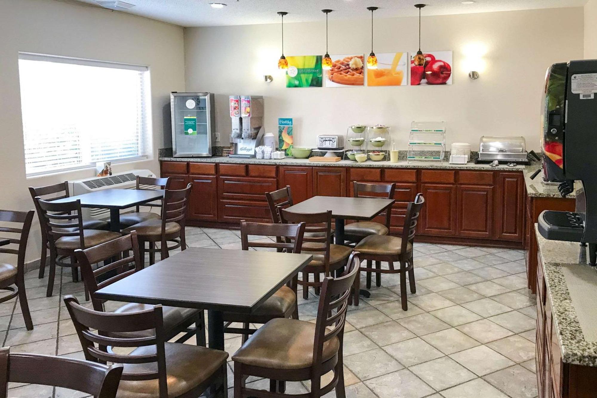 Quality Denver Inn 2*