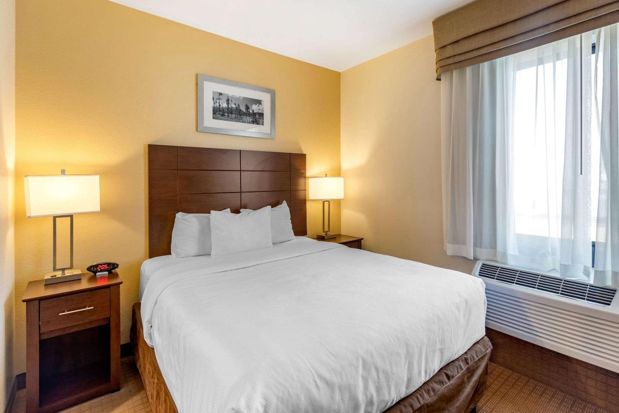 Hotel Mainstay Near Downtown
