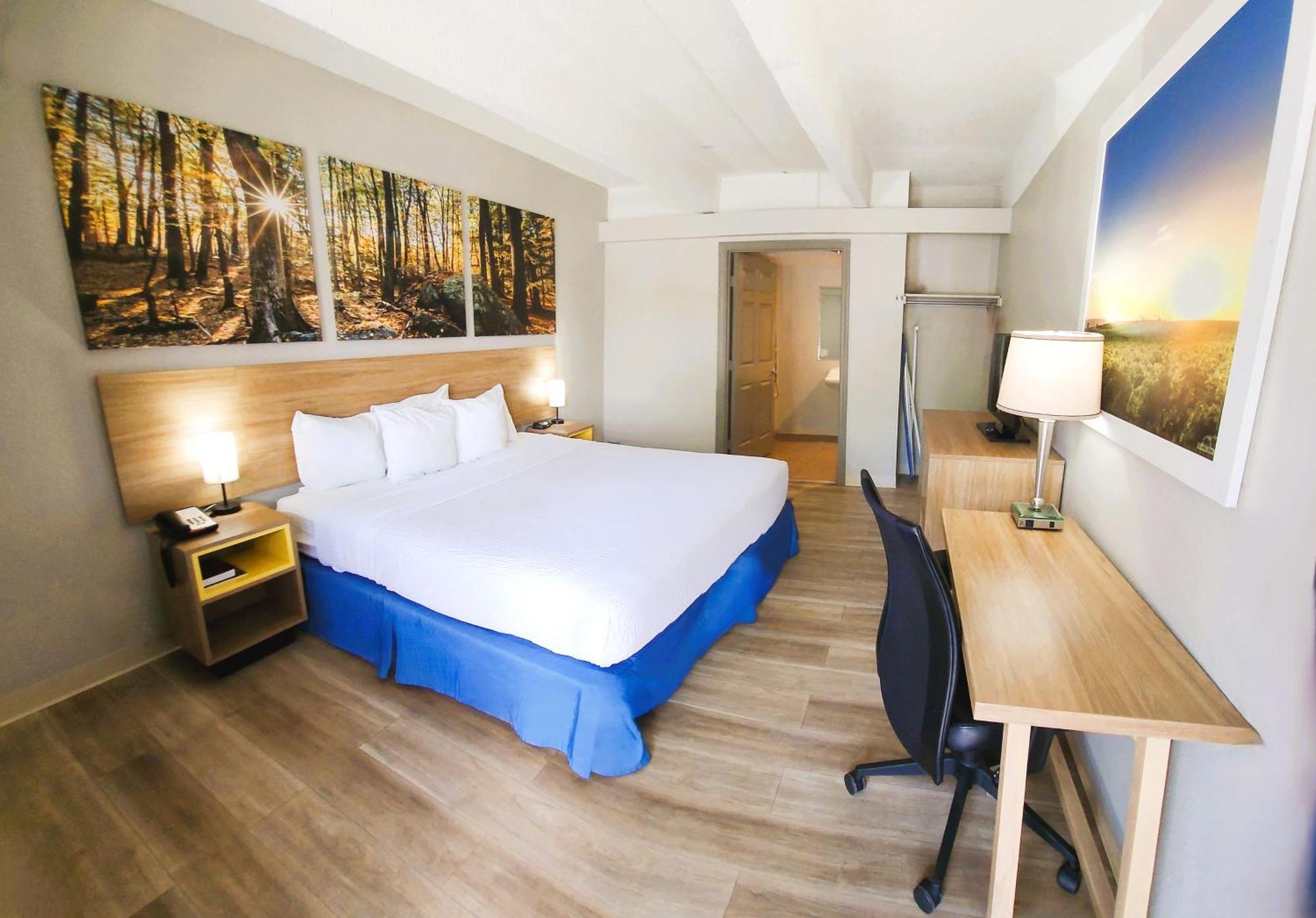 Days By Wyndham Downtown 2*