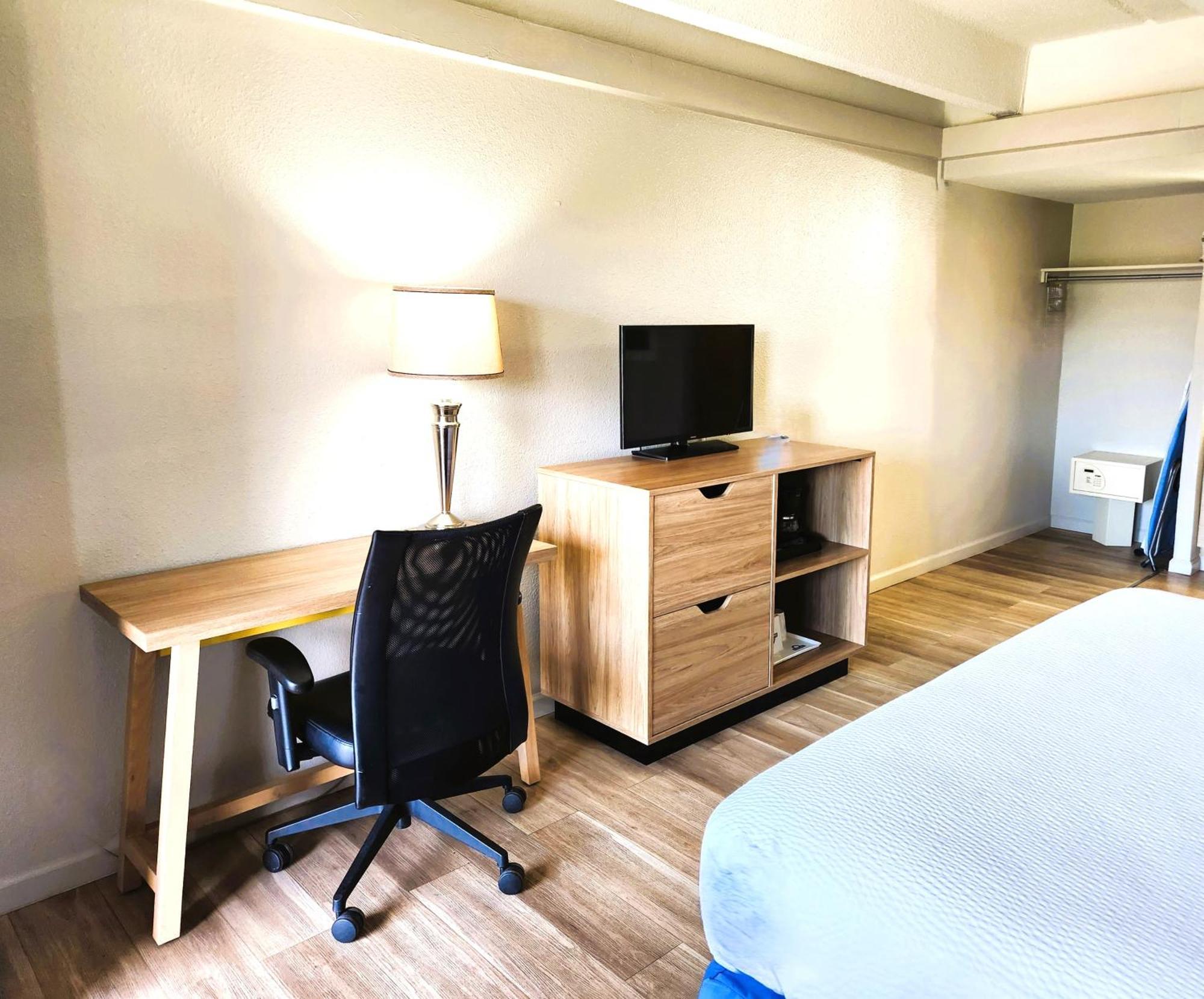 Motel Days By Wyndham Downtown Denver