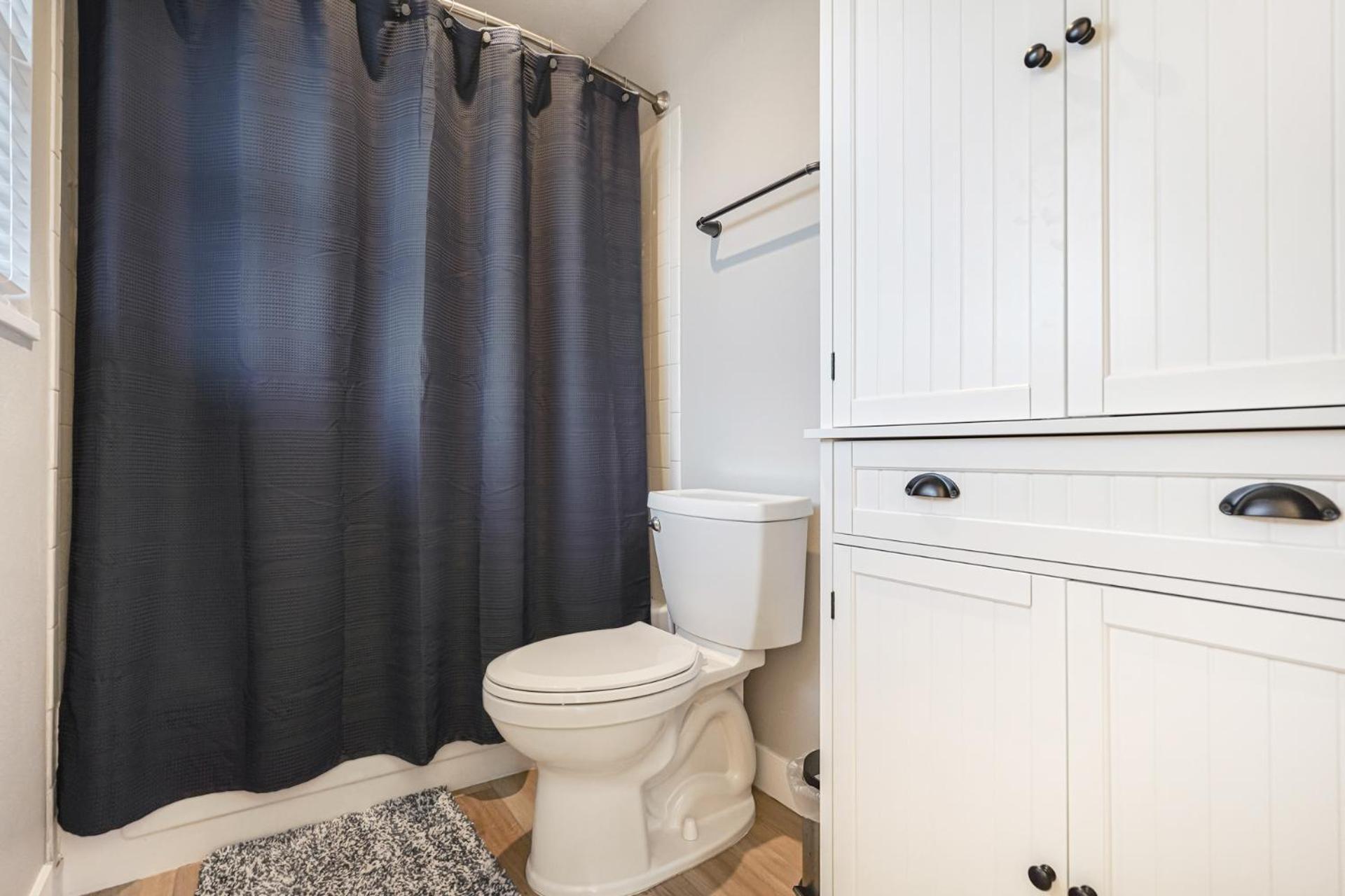 El Dorado- Cozy Retreat-hot Tub-upper Level Pikeview