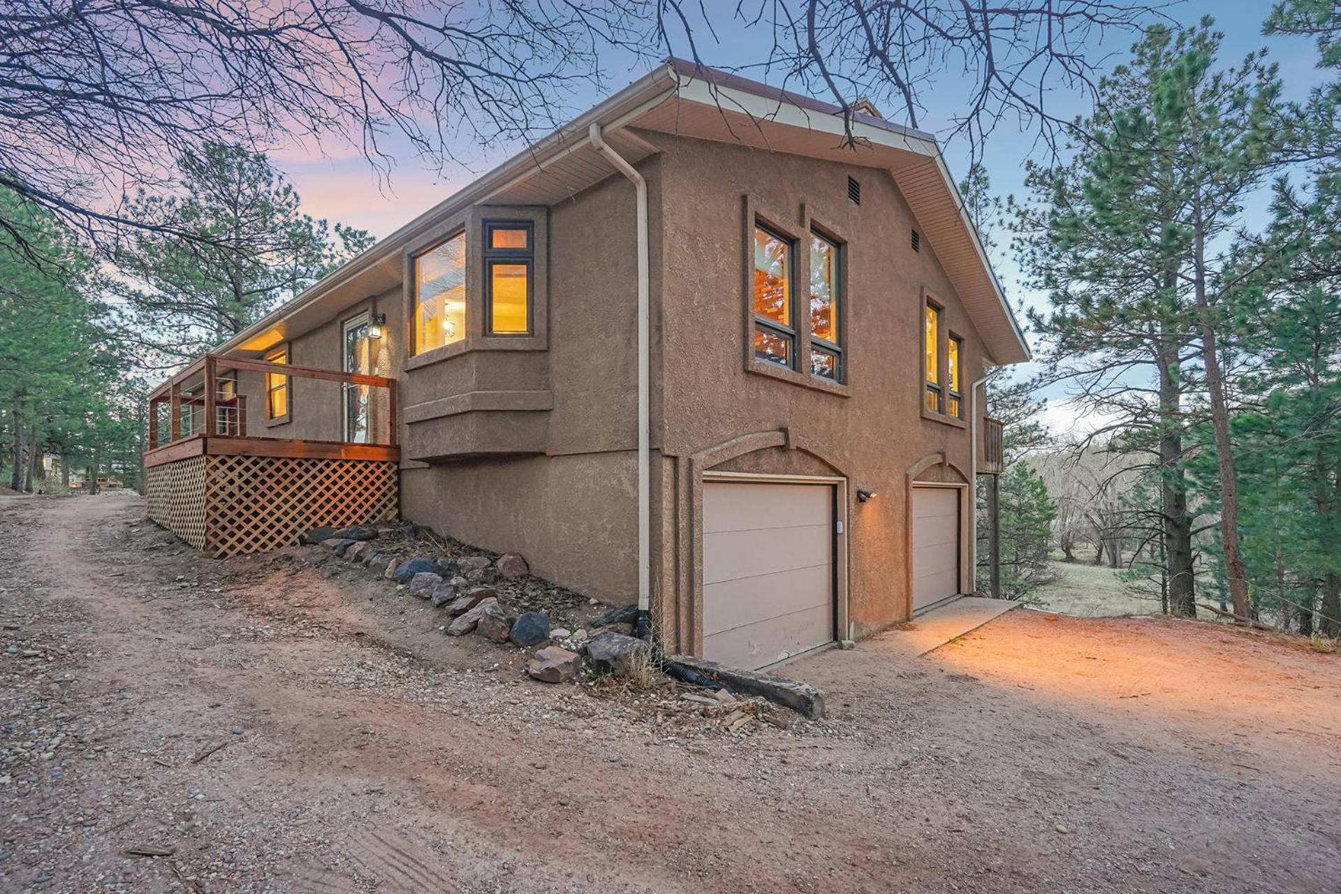 El Dorado- Cozy Retreat-hot Tub-upper Level *