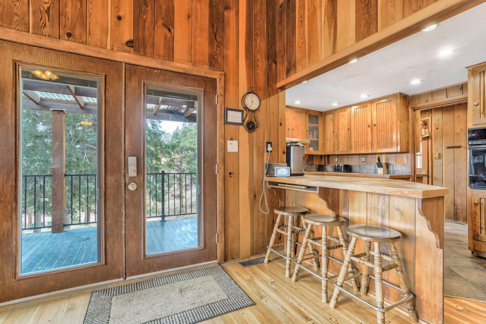 Pikes Peak Stunning Views! Hot Tub! Pet Friendly! Woodland Park