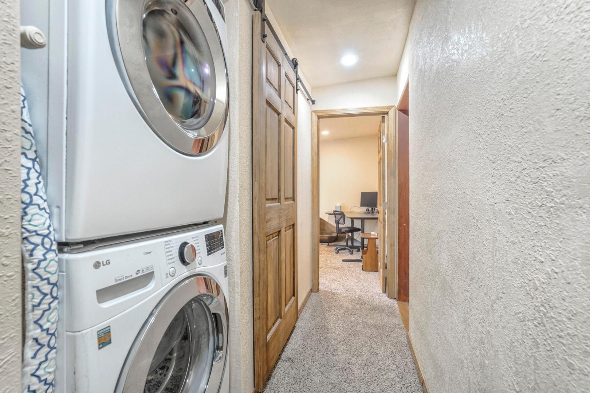 Pikes Peak Stunning Views! Hot Tub! Pet Friendly! Woodland Park