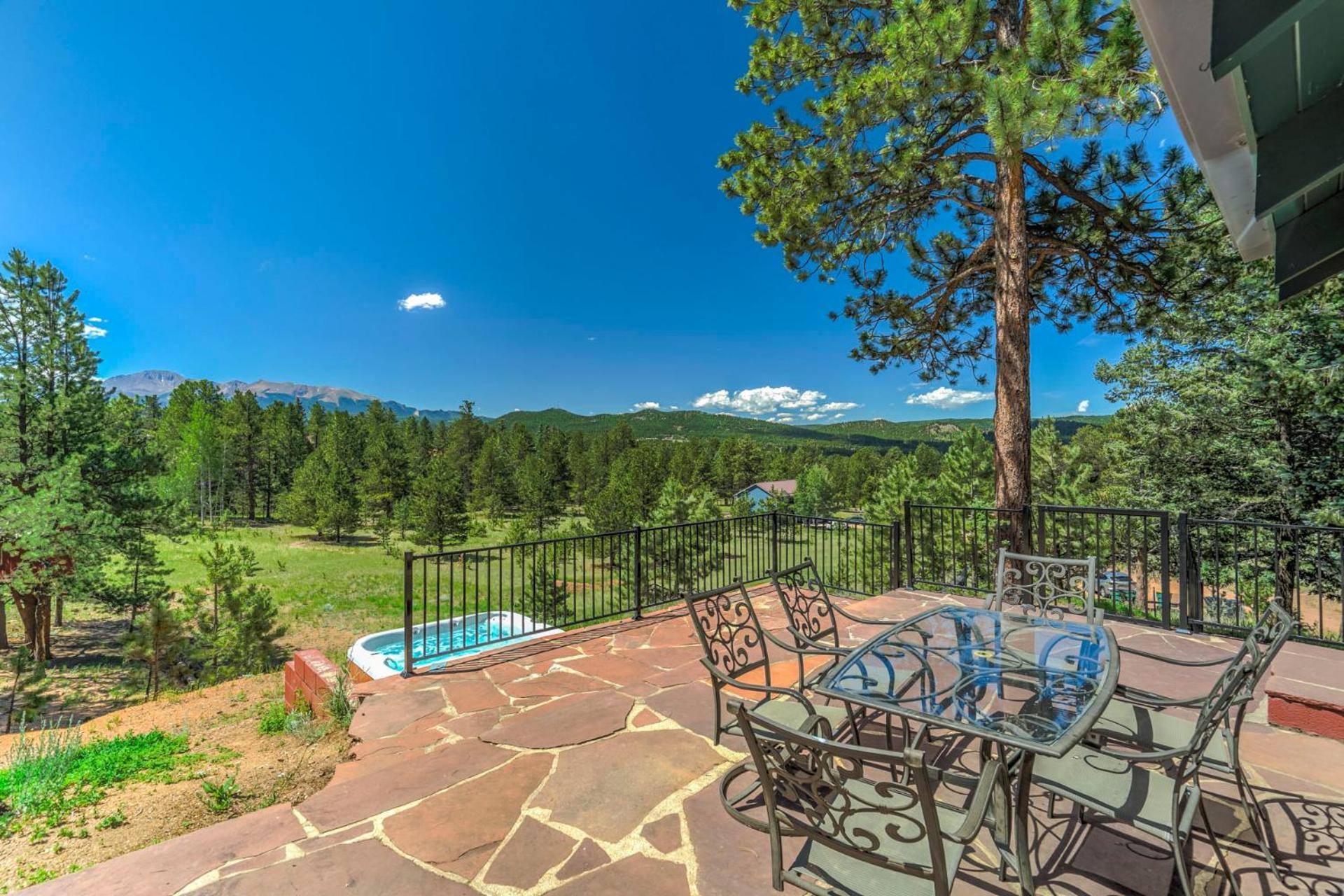 Holiday home Pikes Peak Stunning Views! Hot Tub! Pet Friendly! *