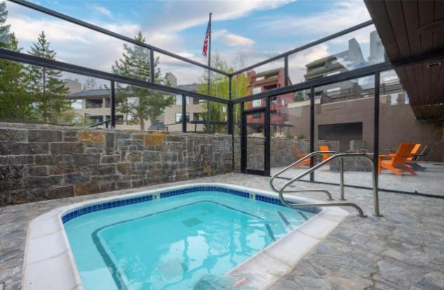 Holiday home Snowblaze E102 *