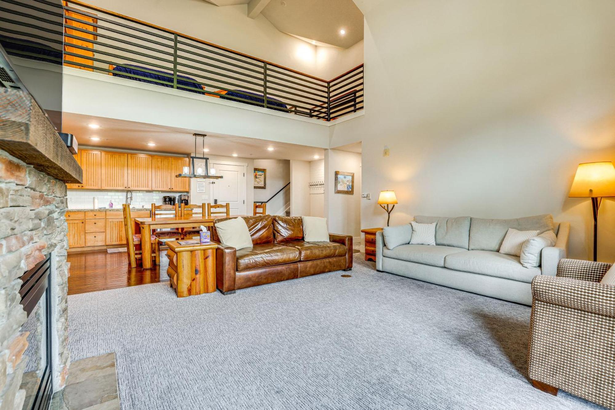 Ski-inandski-out Penthouse With Mountain Views! *