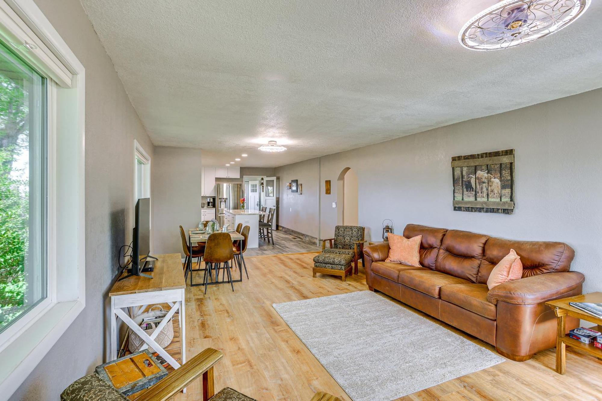 Charming With Mountain Views And Fire Pit *