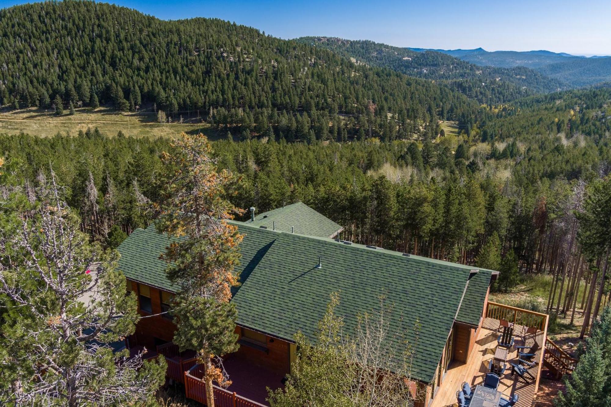 Mountain View Near Downtown & Hiking * Evergreen