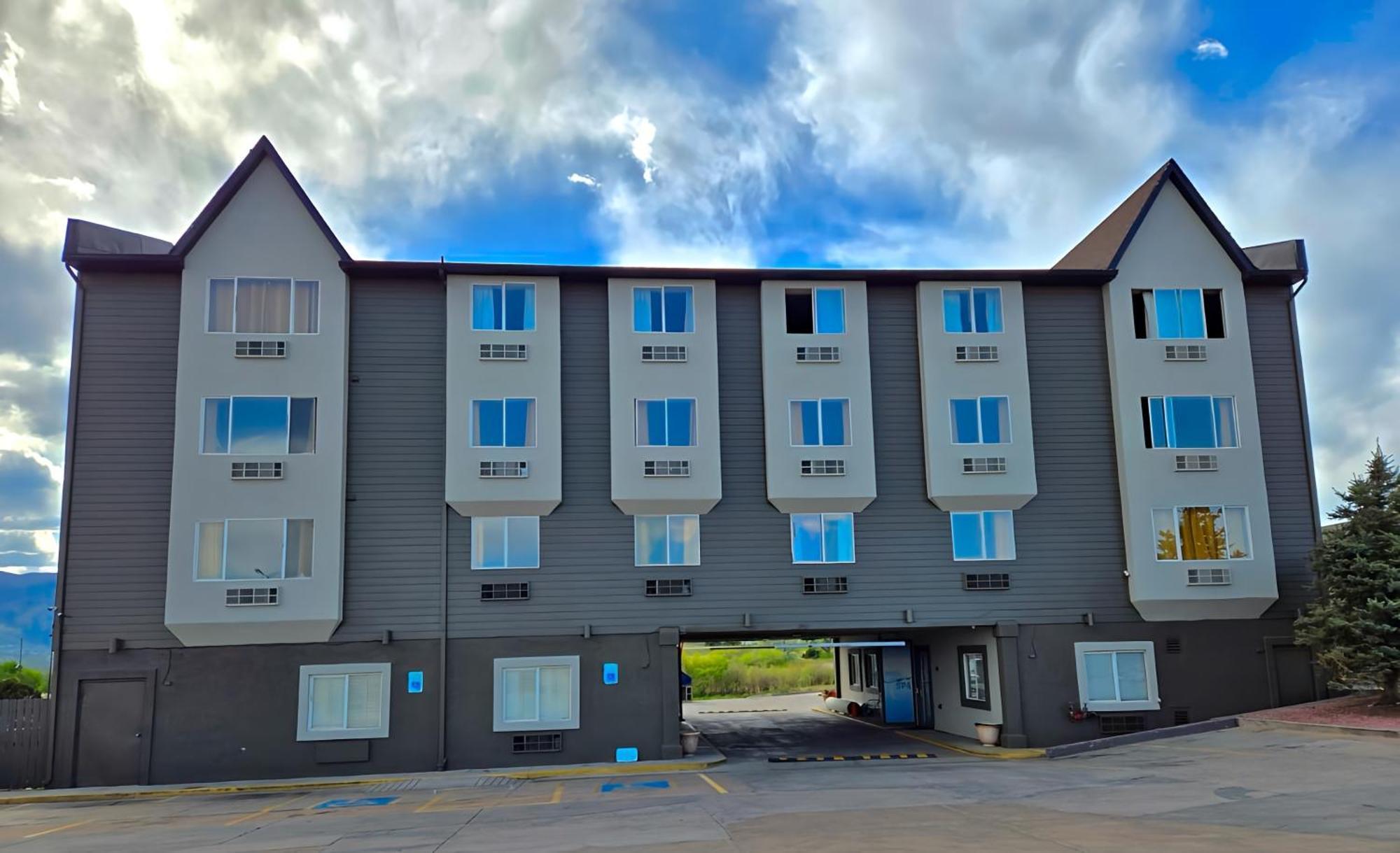 Olympia Hotel 2*