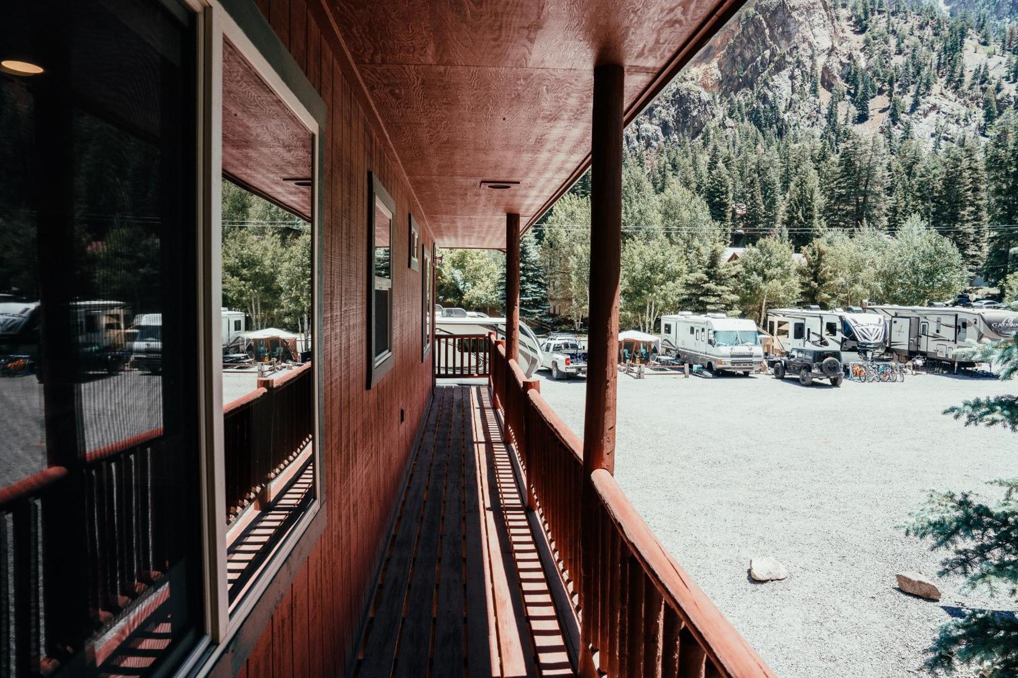Lodge Riverside - &
