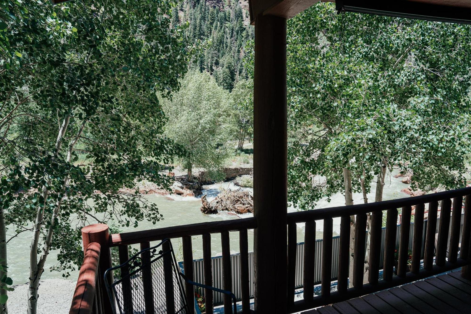 Lodge Riverside - &