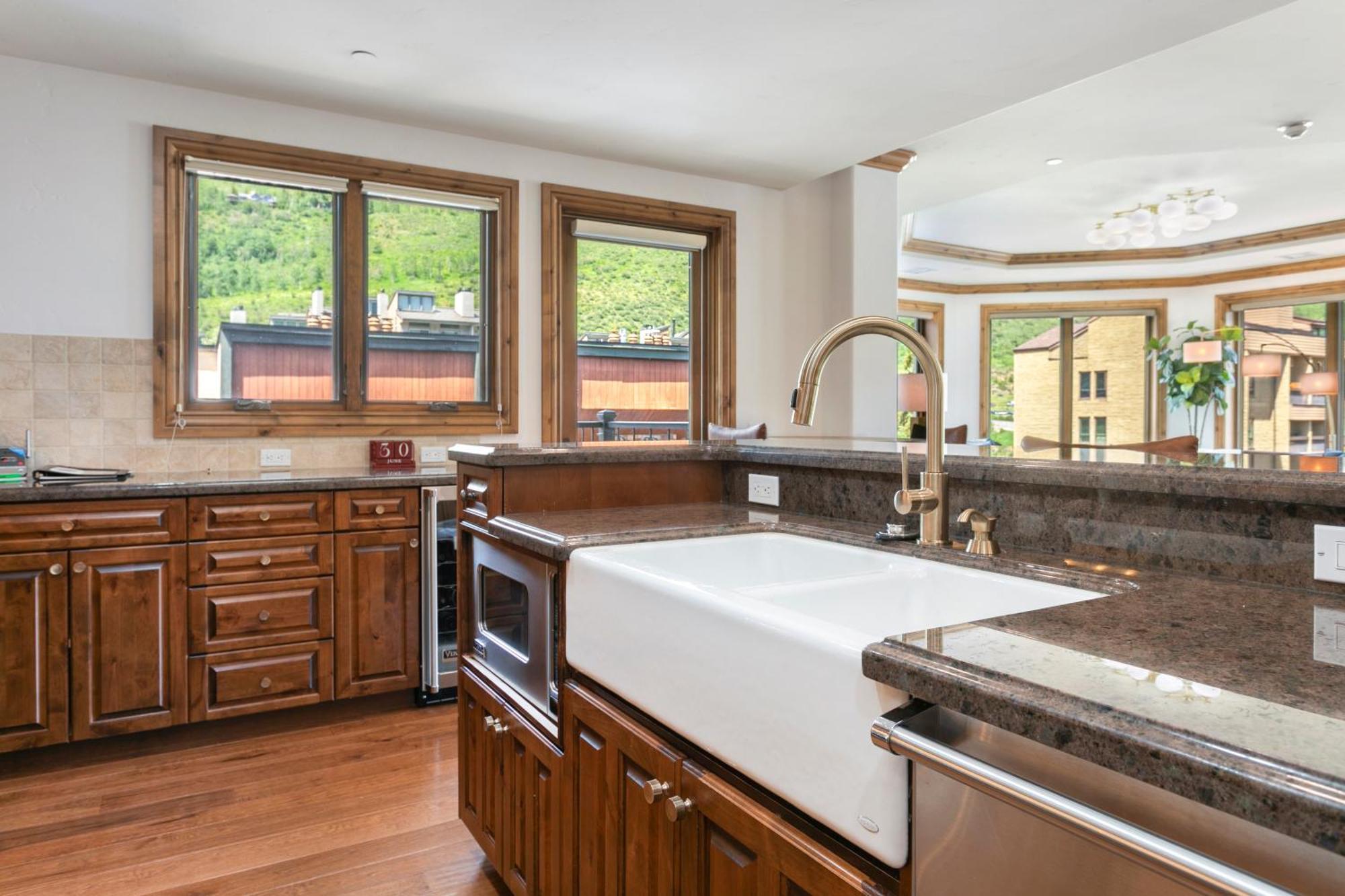 Arrabelle 568 By Exclusive Vail